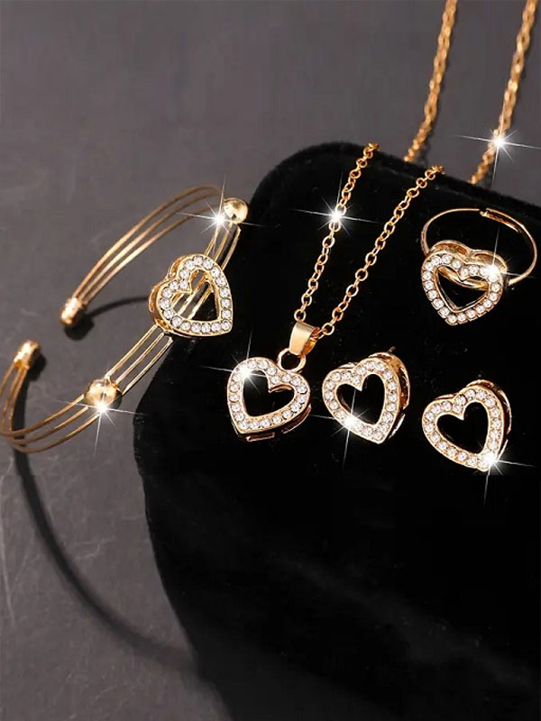 Beautiful Zircon Heart Shaped Combo Jewelry Gift Set (ZV:30107)