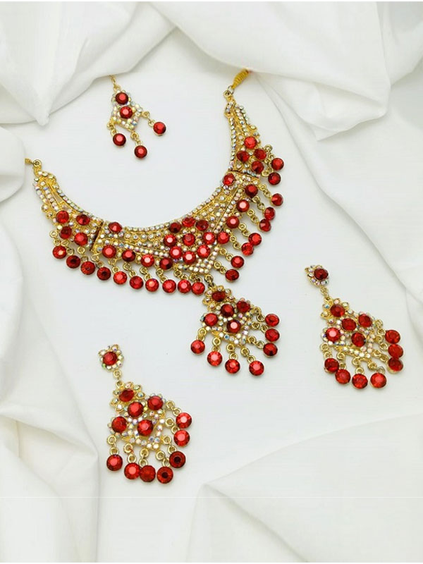 Beautiful Necklace Set with Earrings and Bindia (ZV:29007)