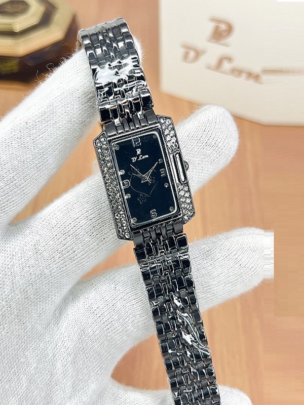 Luxury Rectangular Zircon Black Dial Watch (ZV:141321)